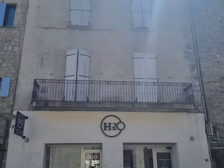 local commercial en cœur de joyeuse + duplex possible au-dessus