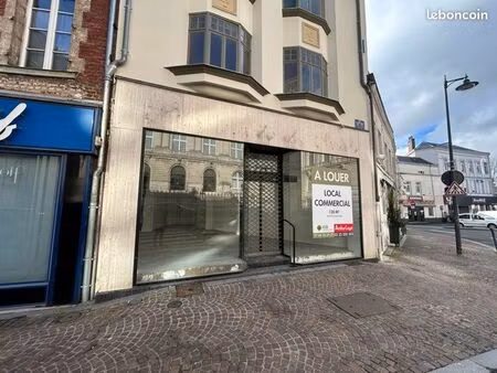 local commercial hyper centre ville