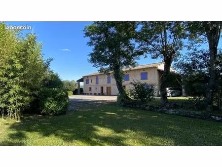 propriété grand corps de ferme