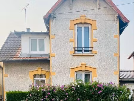 vends maison en pierre avec beaucoup de luminosité