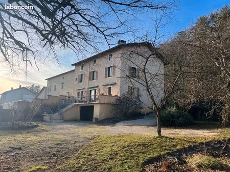 maison bourgeoise de 320 m² sur un terrain de 1574 m²