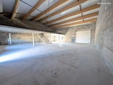 local d'activité 365m2 zi de veyziat oyonnax