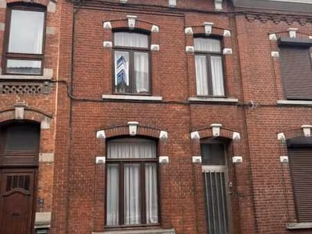 maison d'habitation avec garage non attenant