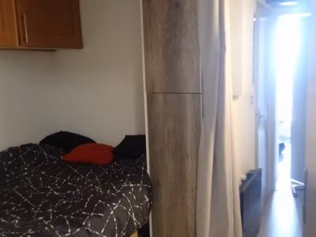 appartement studio avec coin cabine avec lit 2 personnes
