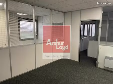 bureaux 294 m²