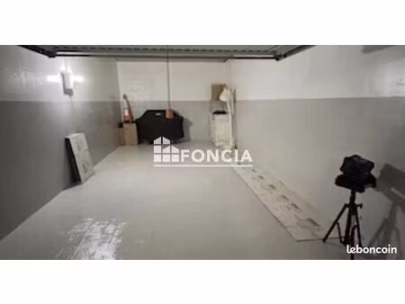 garage double- domaine de la coudouliere