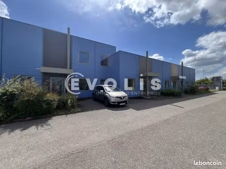 local d'activité 1 442 m²