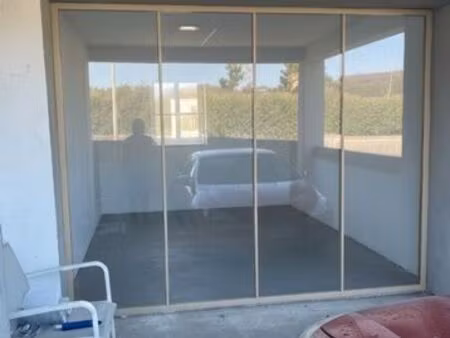 local commercial à côté de grand frais