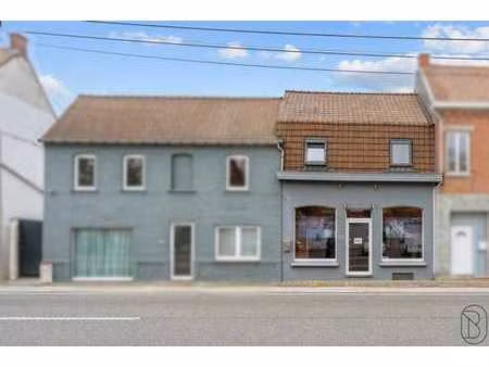 maison à renover avec potentiel!