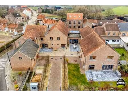 hoevewoning op 64a59ca in een landelijke omgeving.