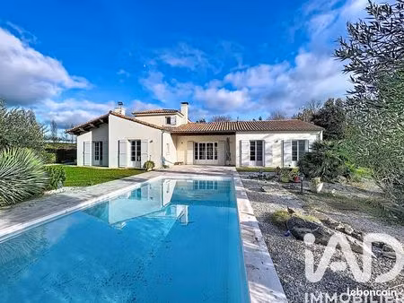 propriété 8 pièces 219 m²