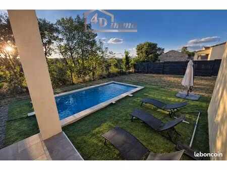 maison récente avec piscine