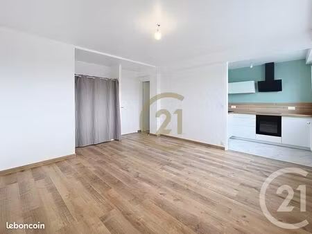 studio 1 pièce 28 m²