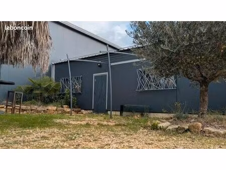 a louer - bureaux ou local d'activités 75 m²