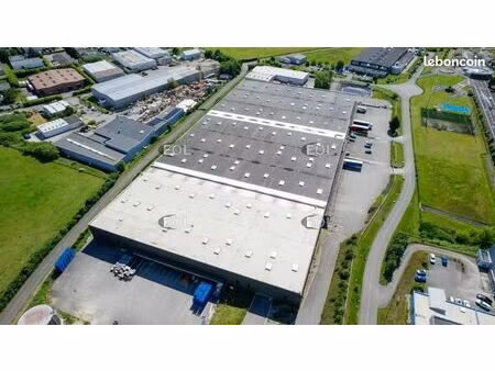 local logistique 20 238 m²