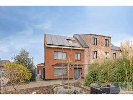 leuke gezinswoning met 4 slks en tuin te berlaar - epc b