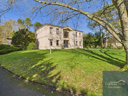 rare ! emplacement exceptionnel pour cette maison de 194m2 h