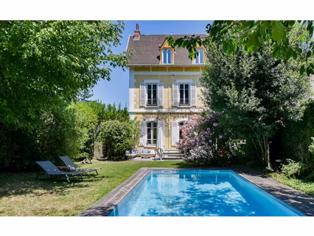 lyon 5  maison bourgeoise de 305 m2 et terrain 760 m2 avec p