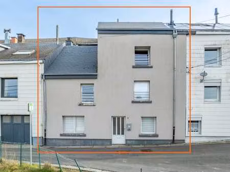 maison avec vue sur la vallée du lac à neufchâteau