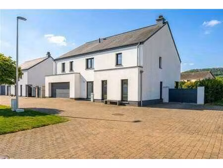 splendide villa à vendre à musson.