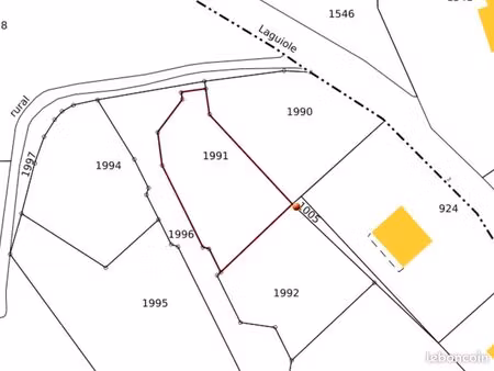 terrain 890 m² laguiole