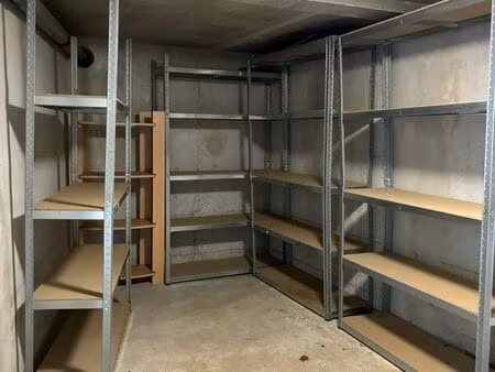 loue local stockage calvi centre