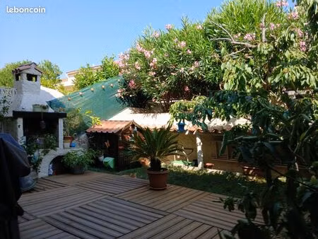 maison familiale et très bien entretenue dans quartier calme à carros