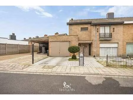 maison semi-mitoyenne située calme dans une rue sans issue