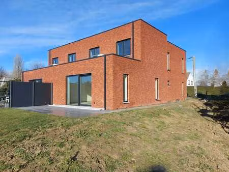 nieuwbouw halfopen / 595m² / energie neutraal