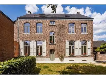 presbytère rénové unique  plein de caractère et de potentiel