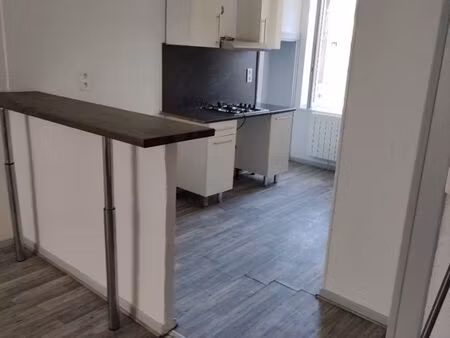 location appartement studio à commentry