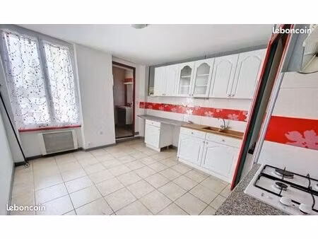 appartement en centre ville t2 en duplex