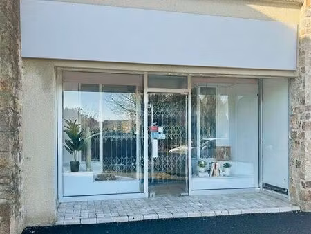 a la primaube -axe principal