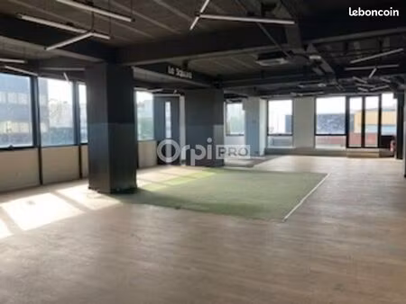 local commercial 359 m²