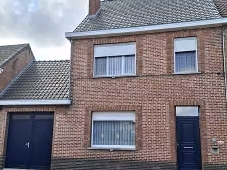 gezinswoning met 4 slaapkamers  garage en tuin