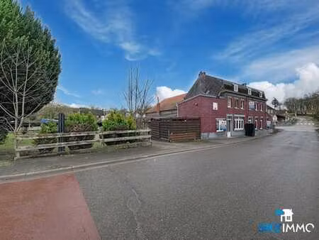 grand bâtiment - 1400 m² – 3 unités – fort potentiel