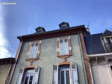 grande maison de village avec jardin