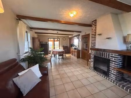 ? charmante maison 4 façades à louer ?