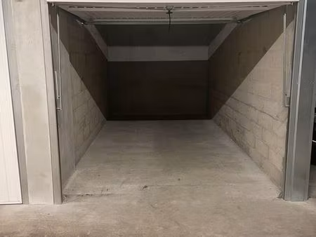 garage box sécurisé dans une résidence neuve