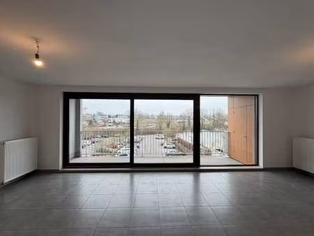 appartement spacieux avec 2 chambres + place de parking.