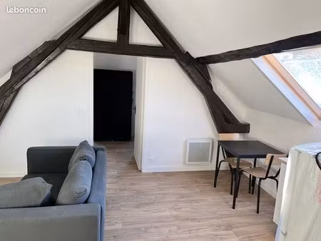 proche mairie et centre-ville – f2 meublé refait à neuf