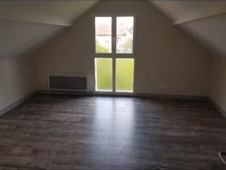 40m² calme/soleil : visite si dossier ok (sinon pas de réponse)