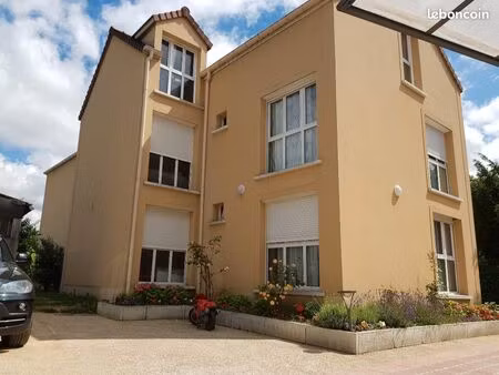 f2 lumineux 845 cc met. st denis univ. visite reponse rapide dossier complet