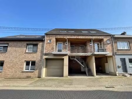 bel appartement lumineux en duplex avec 2 chambres