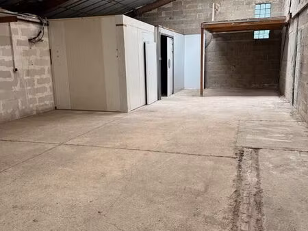 local artisanal entrepôt sécurisé avec bureaux et atelier/entrepôt + terrain clos à tourne