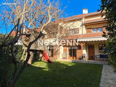 propriété 6 pièces 152 m²