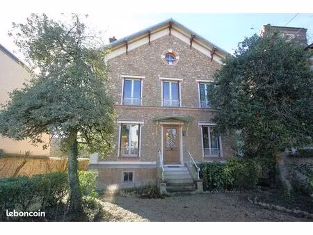 magnifique meulière 8 pièces 200m² et terrain de 1650m²