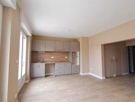 location appartement 4 pièces 97 m² à carmaux (81400)