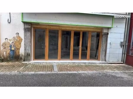 local commercial 153 m² bourg-en-bresse