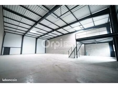 local d'activité 328 m²